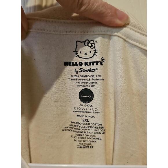 Sanrio Hello Kitty Short Sleeve Crewneck T-Shirt Size 2X New With Tag - Picture 3 of 5